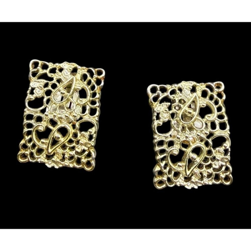 Vintage Gold-Tone Clip-On Earrings Set Assorted Styles Retro Jewelry Collection - Picture 6 of 16